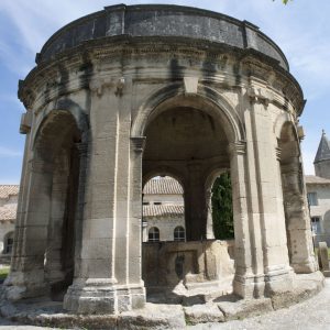 Puits de la Chartreuse de Villeneuve-lès-Avignon, appelé Fontaine Saint-Jean